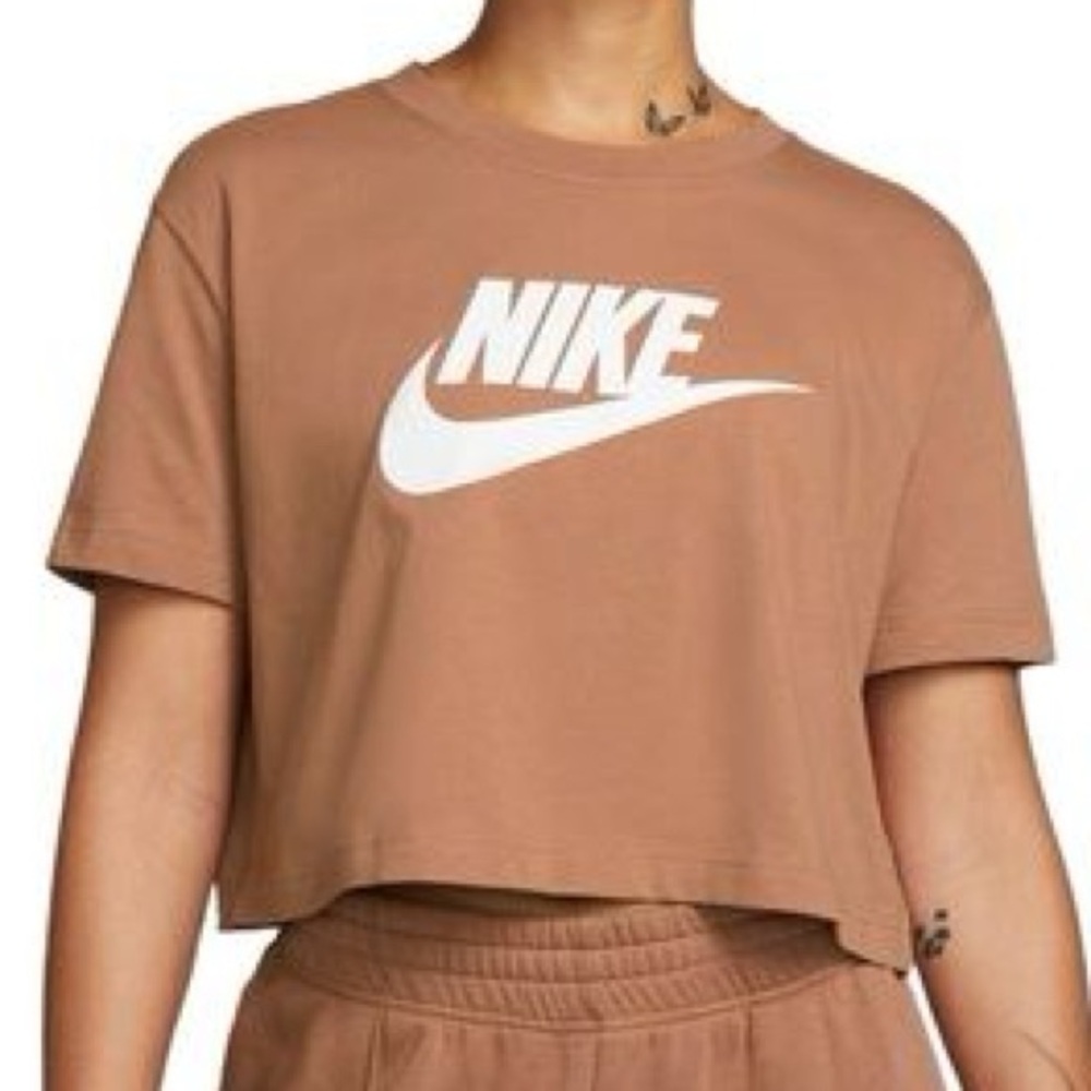 Nike Tee Crop Top